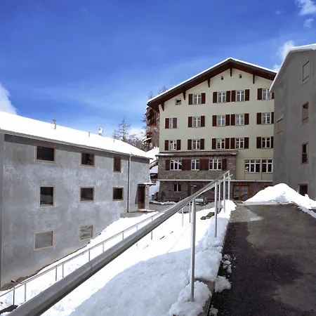 Hostel Youth